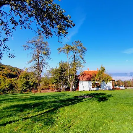 Ispod Subjela Βίλα