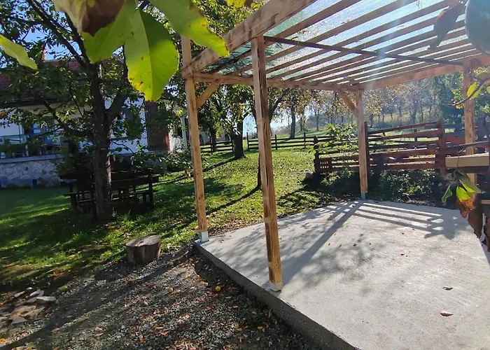 Ispod Subjela Villa *