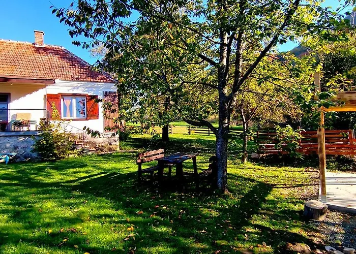 Ispod Subjela Villa *